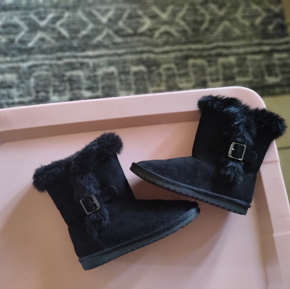 Boots - Picture 3 of 3